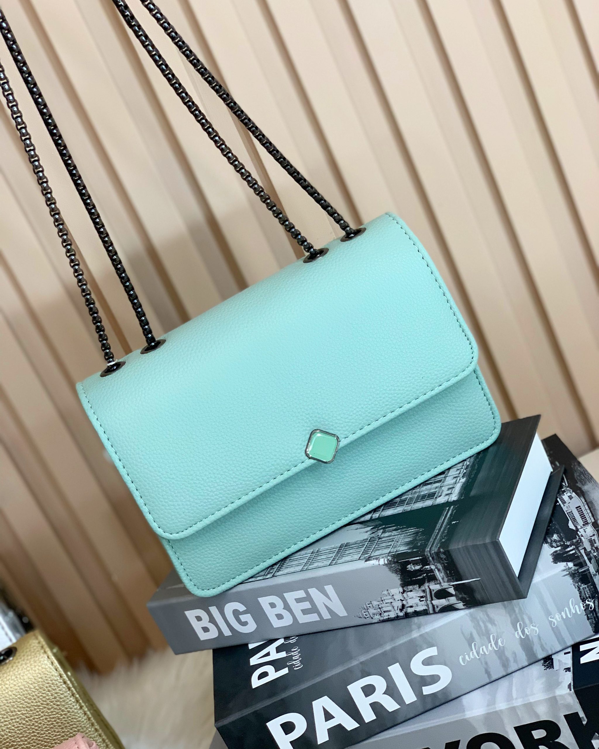 F0307813-4839-4EE9-8DA3-FA5F429C4516