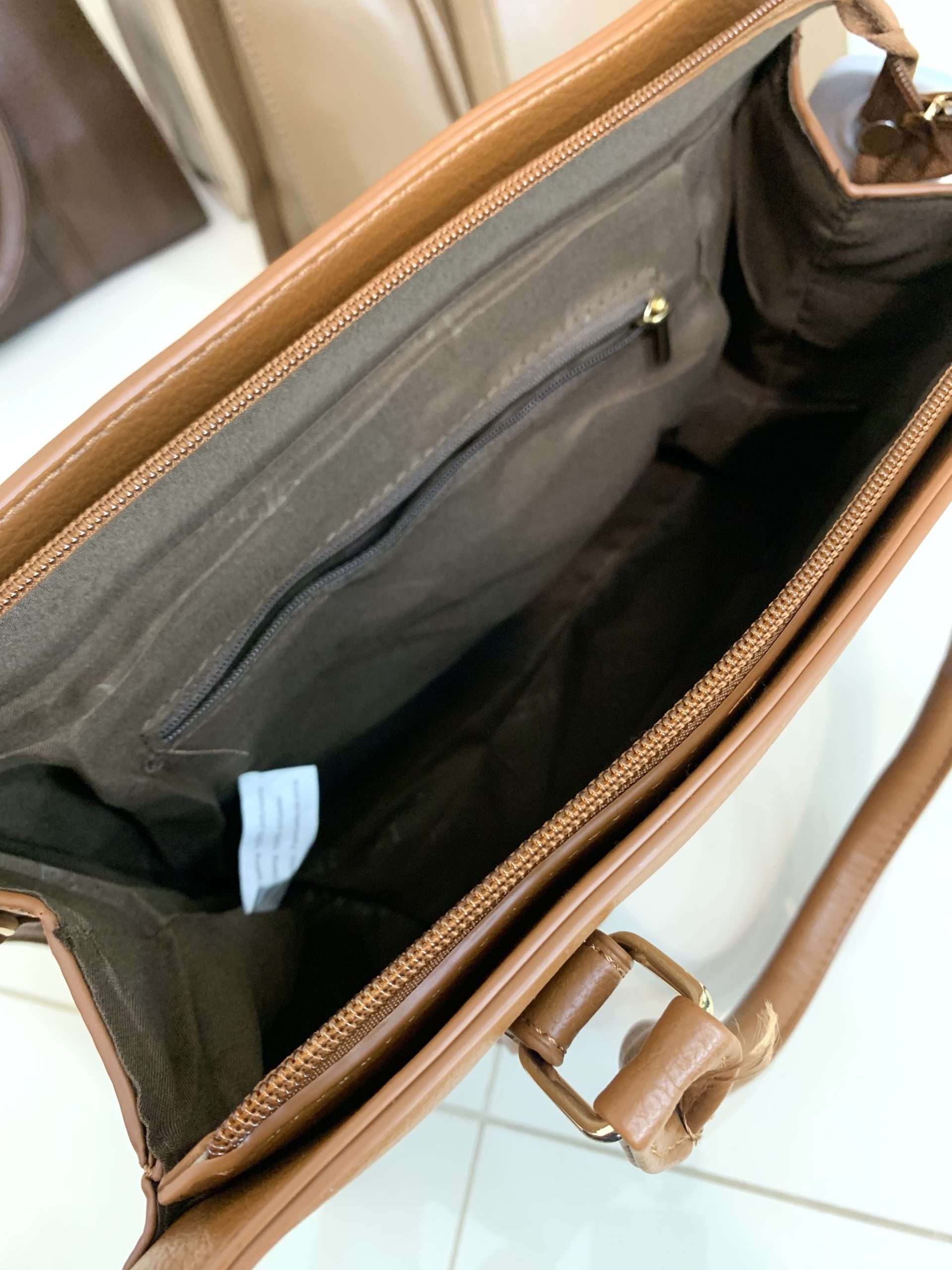 942BF8E1-DA85-40AE-A9A0-70B5F1DF2D71