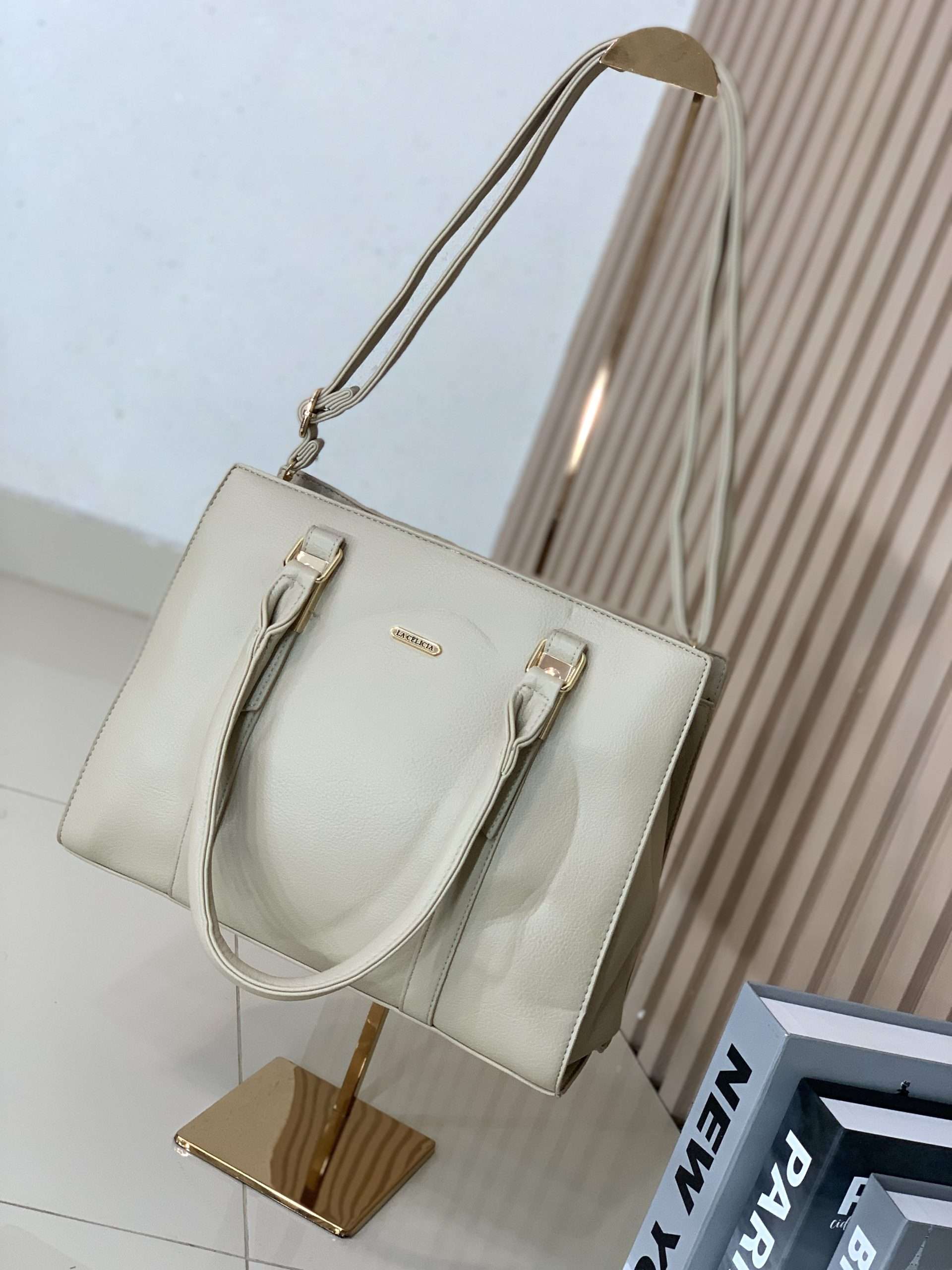 B7D4F150-D7DC-4F82-A2B8-561184ECBDFC