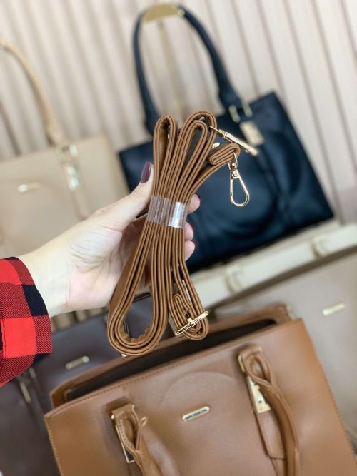 DA9FA41F-1693-46C7-BF3D-E395FAE714E7