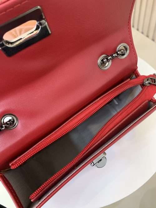 EC45E54C-AB1C-49BC-8743-097E361F895E