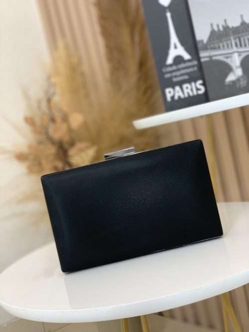 F4F0BD80-3C4F-42A6-BECC-855D26DE25A2