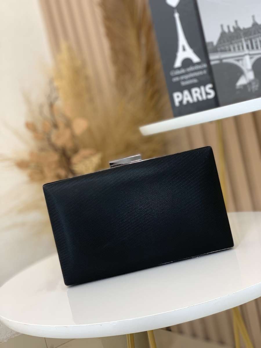 F4F0BD80-3C4F-42A6-BECC-855D26DE25A2