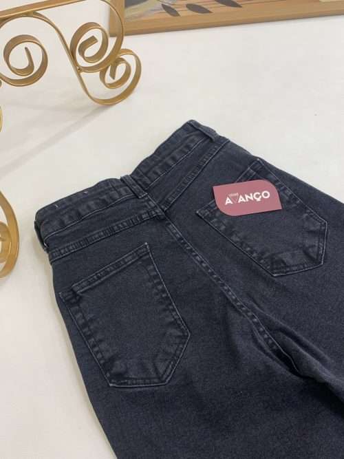 61A31C83-DD9B-4DA1-AD66-ED2C2E1ED570