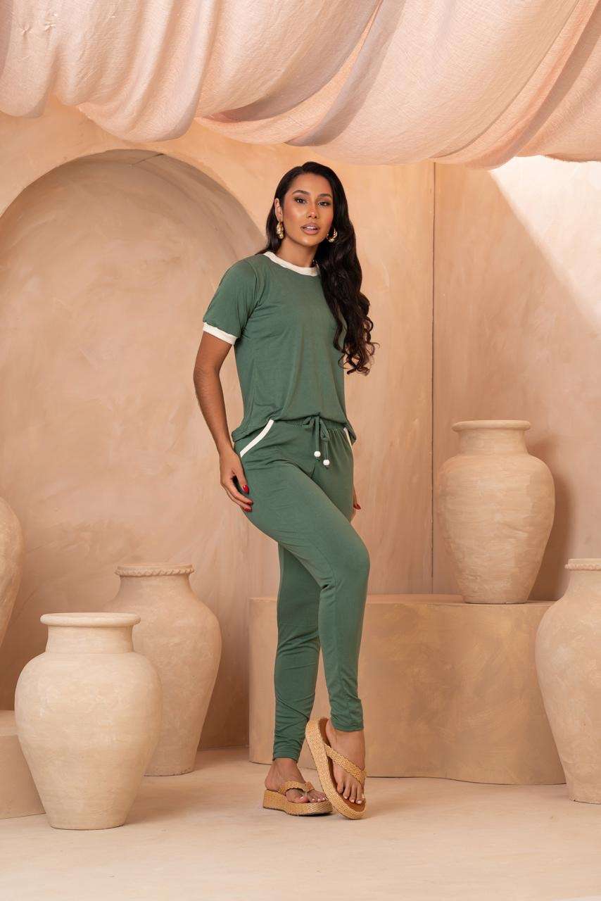 8f3ba472-0527-4e61-89c0-878fd73201c8